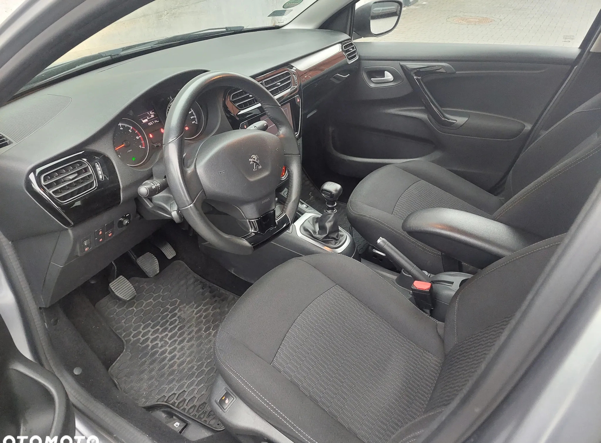 Peugeot 301 cena 31900 przebieg: 155714, rok produkcji 2018 z Wieliczka małe 277